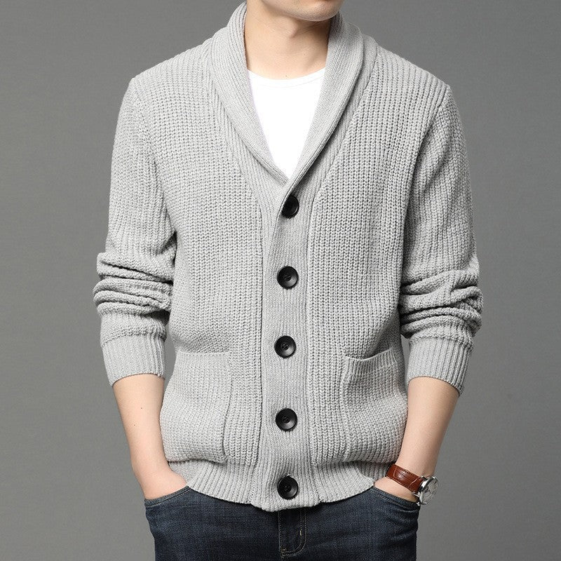 Herren Strickjacke mit Schalkragen und praktischen Taschen ModeGeist