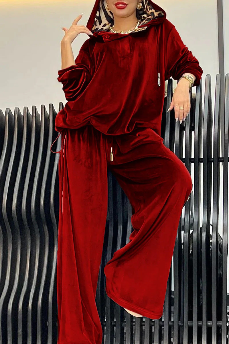 Damen Sportliches Loungewear-Set aus weichem Velours mit Kapuze ModeGeist