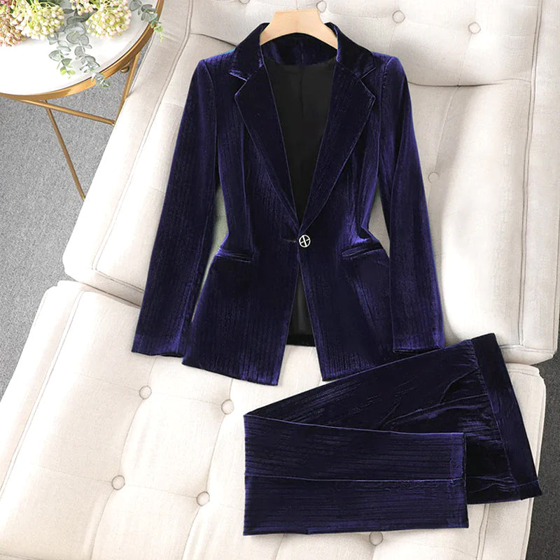 Damen-Samtset: Jacke und Hose von Avelena