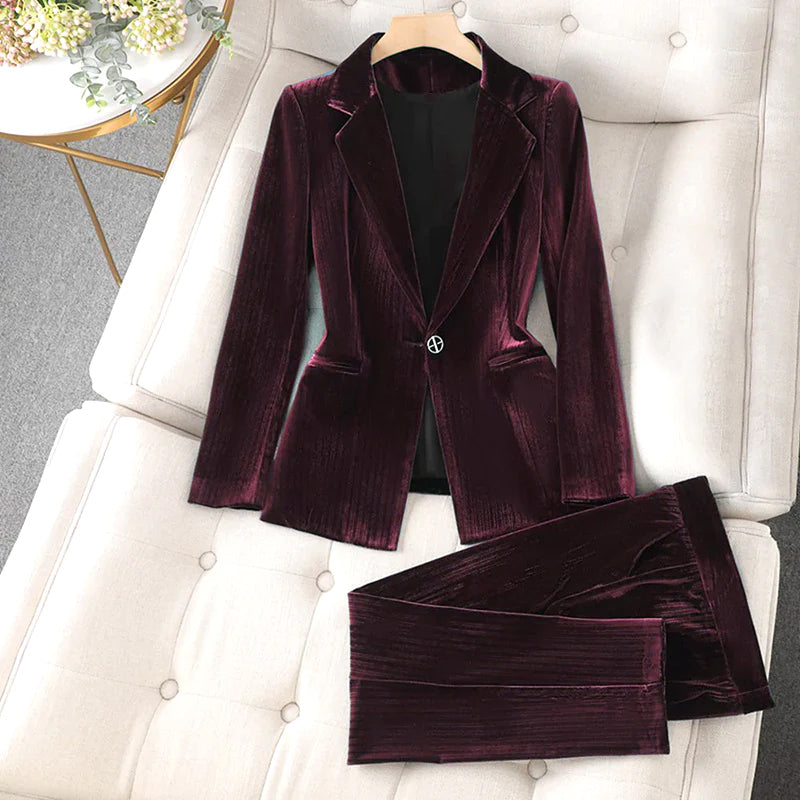 Damen-Samtset: Jacke und Hose von Avelena