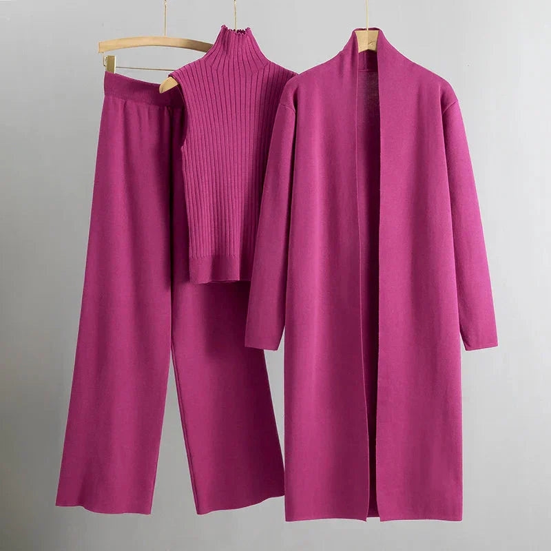 Mantel, Oberteil und weite Hose: Das VIRTUDES-Set