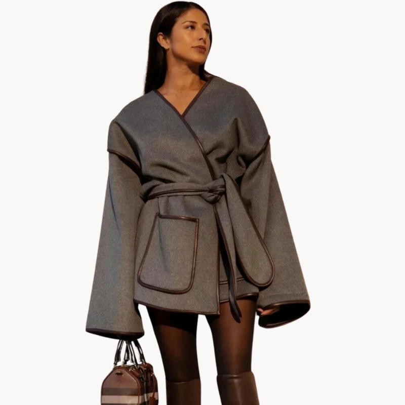 ModeGeist | Taillierte Damenjacke mit Schickem Gürteldesign