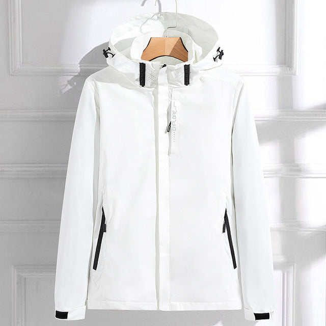 ModeGeist | Stilvoll Regenjacke - mit Kapuze
