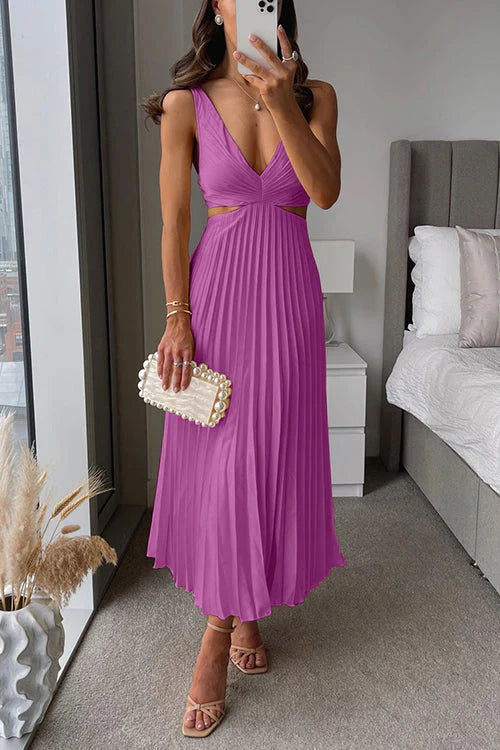 Gekleidetes Plisseekleid mit Seitenschlitzen von SERAP
