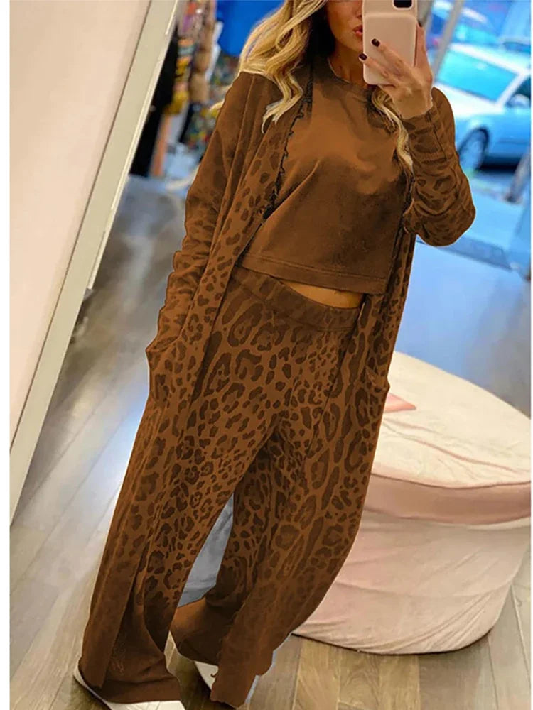 ModeGeist | Langarmweste und Elastische Hose mit Leopardenmuster
