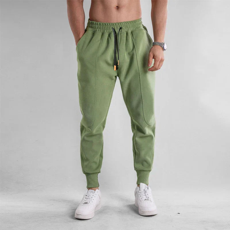 Herren Jogginghose aus Baumwolle im sportlichen Design