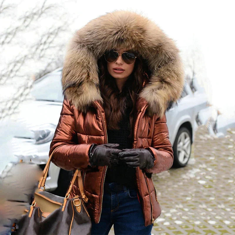 ModeGeist | Winterjacke mit Kapuze aus Fell