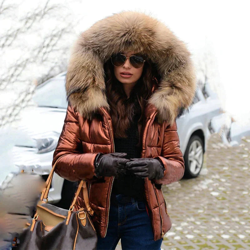 ModeGeist | Winterjacke mit Kapuze aus Pelz