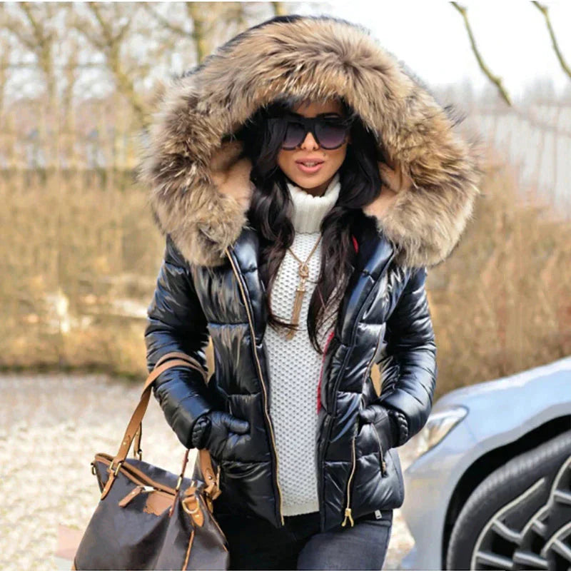 ModeGeist | Winterjacke mit Kapuze aus Pelz