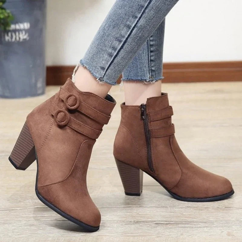 ModeGeist | Retro-Gürtel-Schnalle Block-Absatz-Stiefel