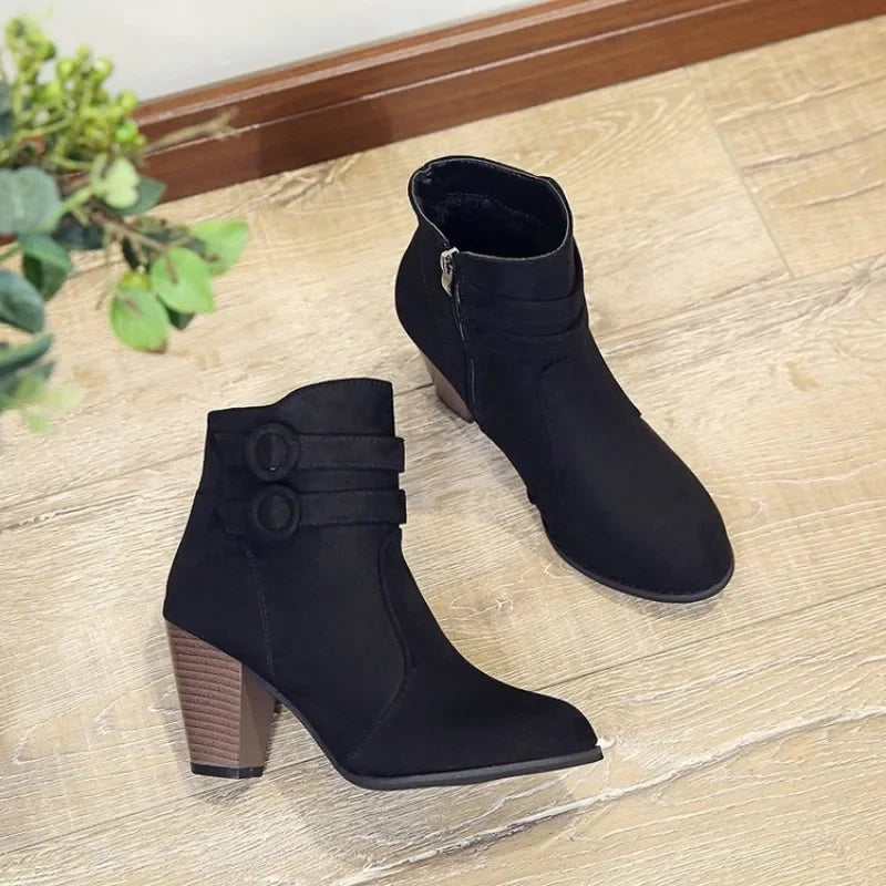 ModeGeist | Retro-Gürtel-Schnalle Block-Absatz-Stiefel