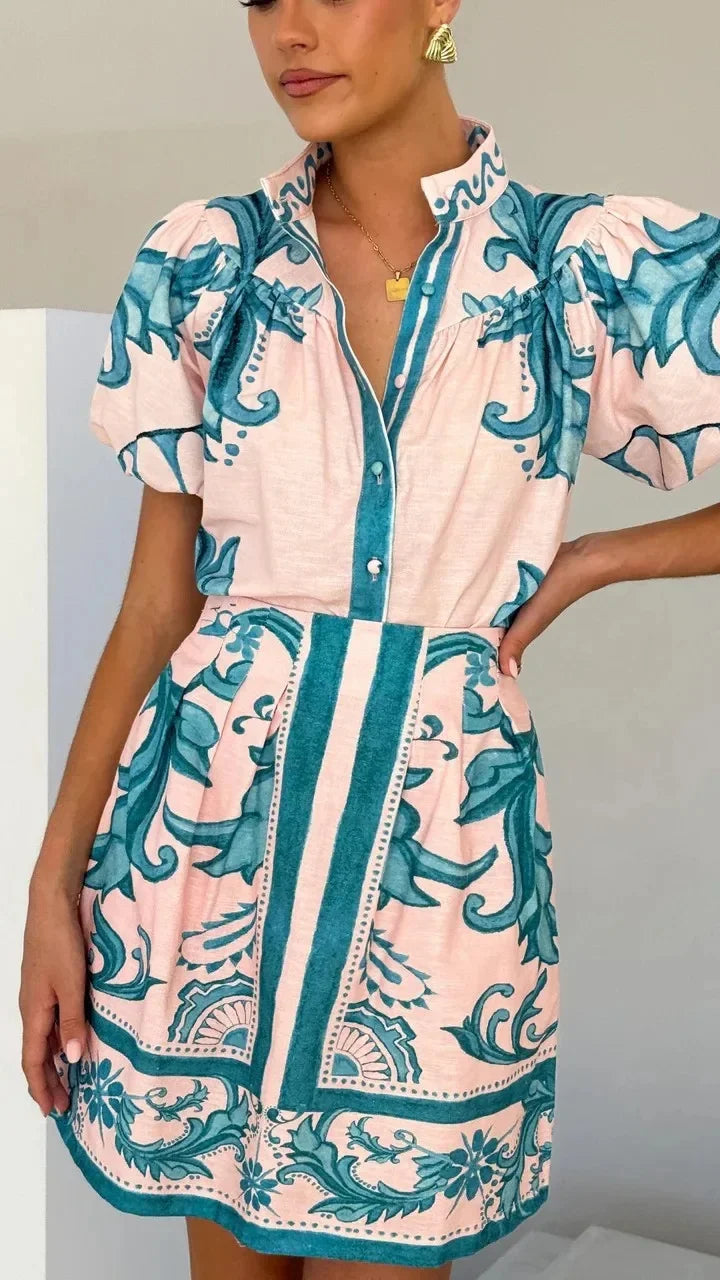 MODEGEIST Damen Mini-Kleid Puffärmel Blumenmuster Rosa Rot Hemdkragen