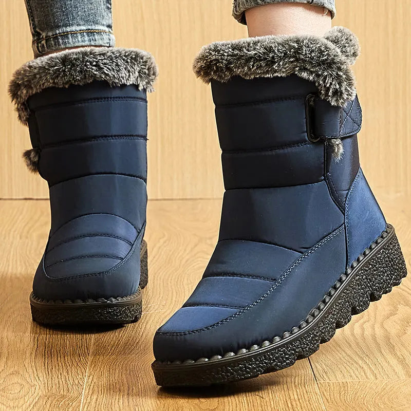 Moderne, modische Winterstiefel von Giada