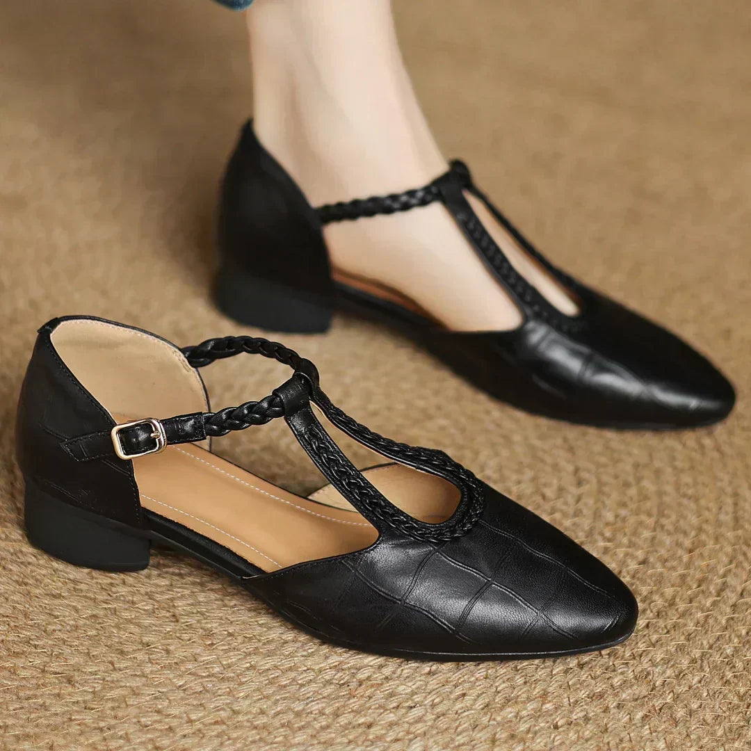 MODEGEIST Damen T-Spangen Ballerinas Spitze Zehe Verstellbar Braun