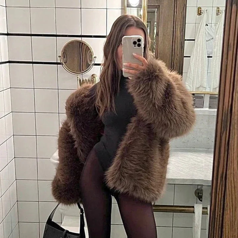ModeGeist | Eleganter Schneefall Kunstpelzmantel