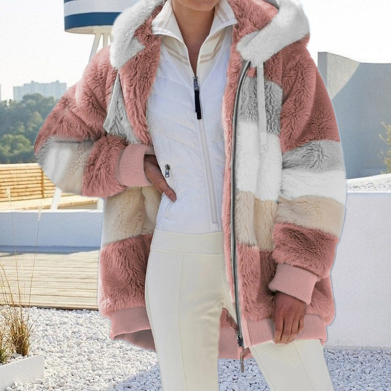 ModeGeist | Plüschjacke mit Kapuze Herrlich warm, weich & stilvoll