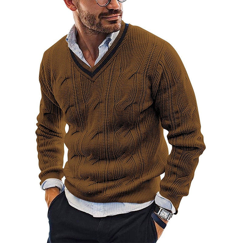 Herrenpullover mit Zopfmuster und tiefem V-Ausschnitt