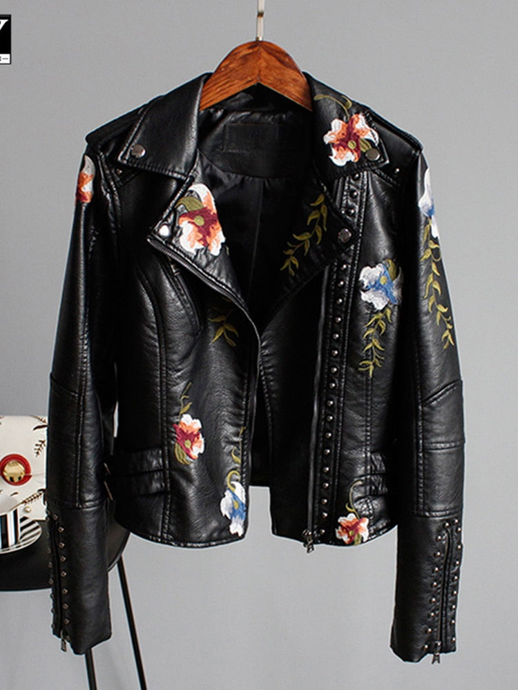 ModeGeist | Damenlederjacke mit Eleganten und Schicken Bestickten Blumen