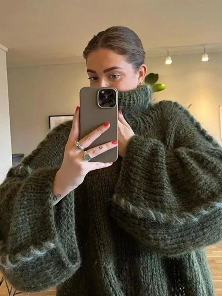Großer gestrickter Aquila Pullover