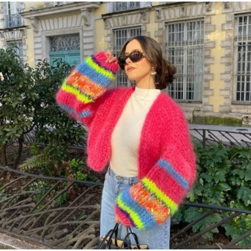 ModeGeist | Gestreifter Pullover mit offenem Design