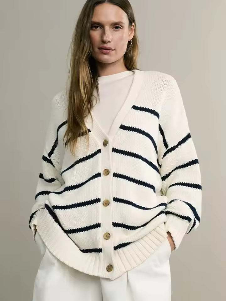 ModeGeist | Übergröße Damen Cardigan mit Streifen und Knöpfen