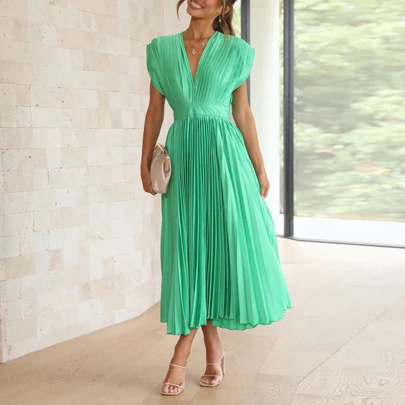 AROAs plissiertes Kleid mit Gürtel