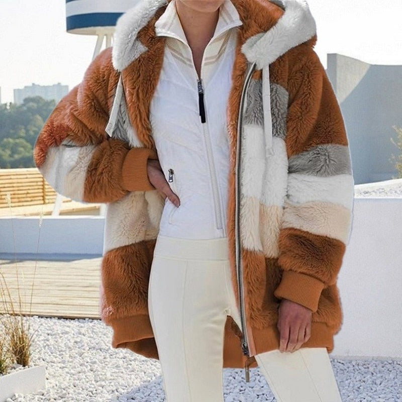 ModeGeist | Plüschjacke mit Kapuze Herrlich warm, weich & stilvoll