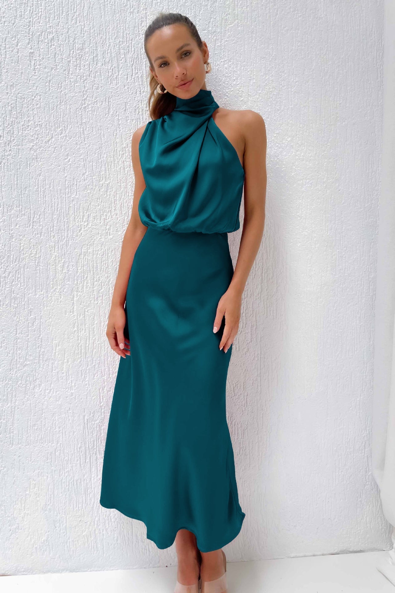 MODEGEIST Damen Abendkleid Neckholder-Design bodenlang Satin