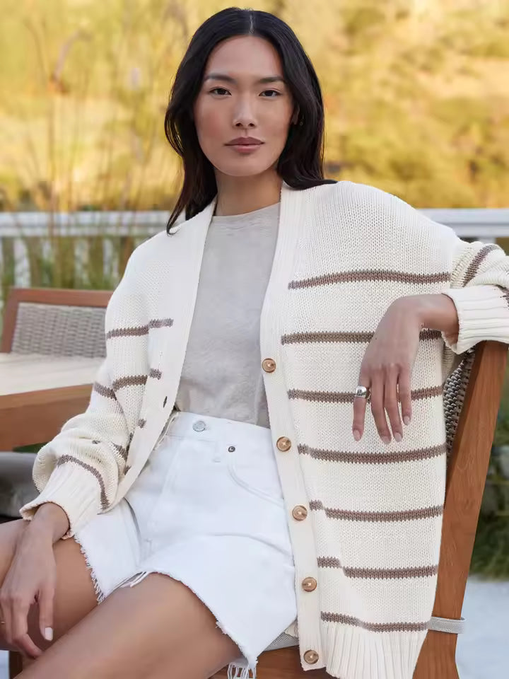 ModeGeist | Übergröße Damen Cardigan mit Streifen und Knöpfen
