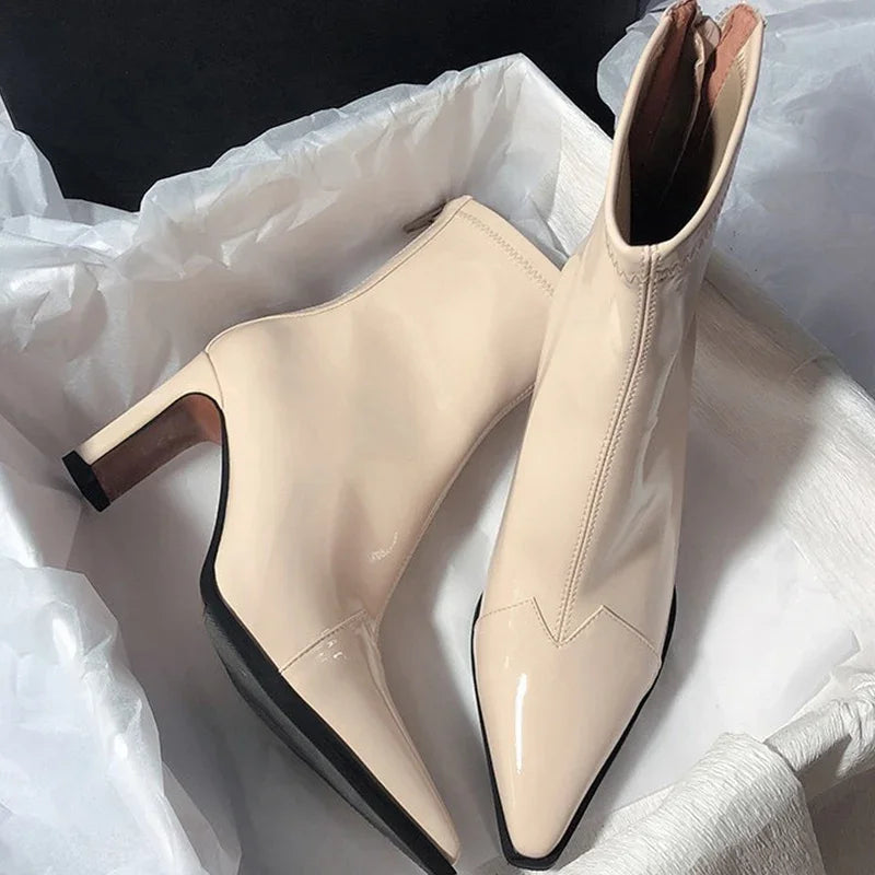 ModeGeist | Kniehohe Stiefel mit Blockabsatz, Stilvoll und Trendy