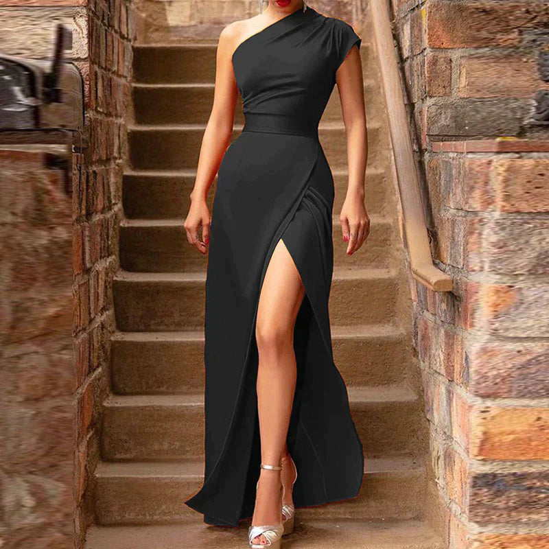 Elegantes Maxikleid von Emma mit hohem Beinschlitz