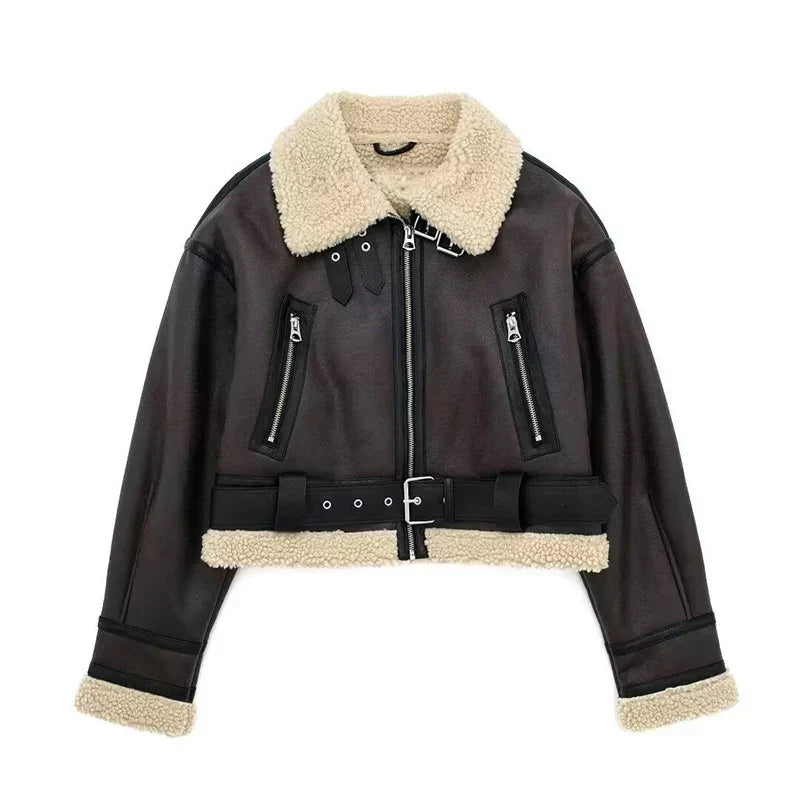 ModeGeist | Lammfelljacke - Kurzes Modell - Oversized Fit - Warme Wollfutter - Reißverschluss schließen