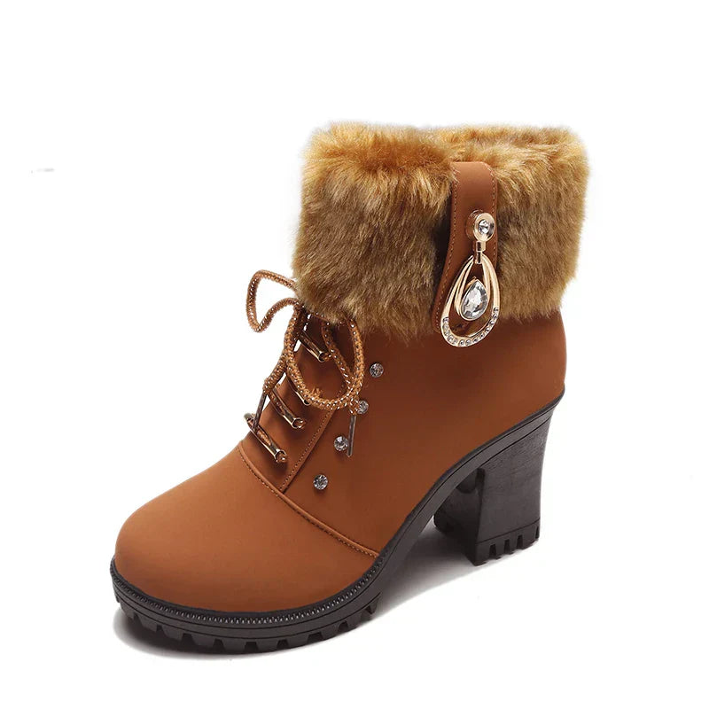ModeGeist | British Style High Heel Kurzstiefel mit Seitlichem Reißverschluss