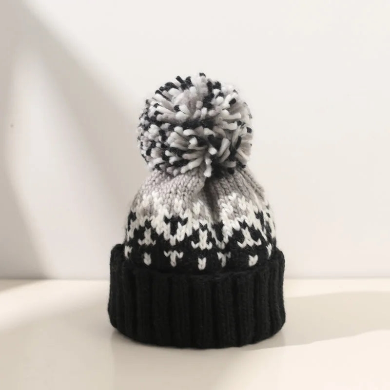 MODEGEIST Damen Winter-Mütze Schneeflocken-Muster Strick