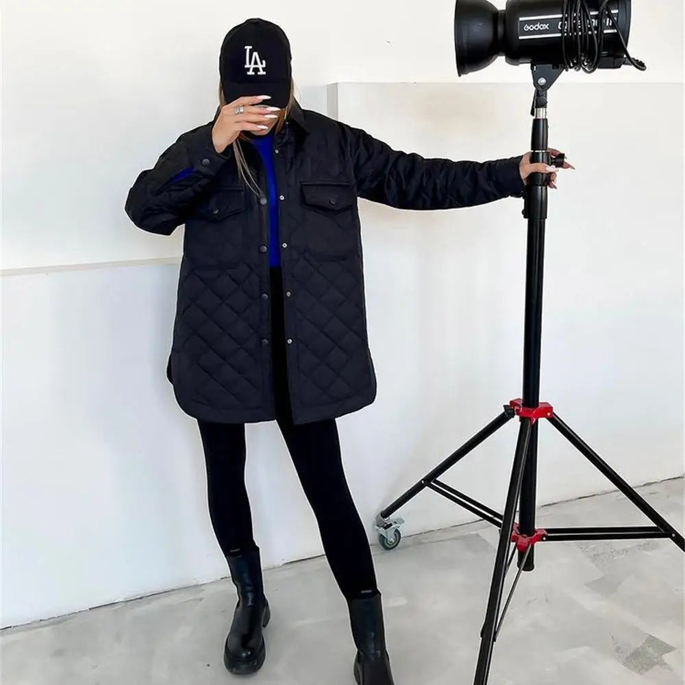 ModeGeist | Klassische gesteppte Jacke mit Druckknöpfen