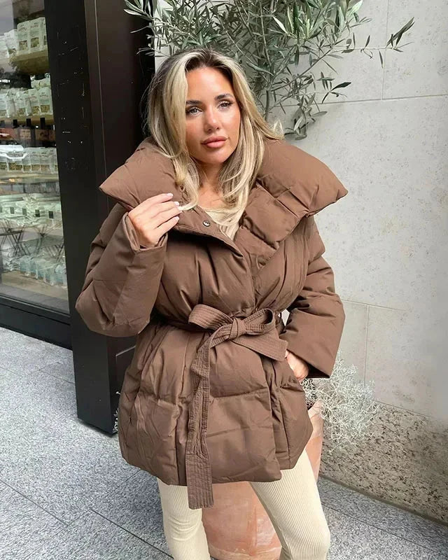 ModeGeist | jack mit Gürtel für Damen - warmer brauner Jacke mit oversized Kragen