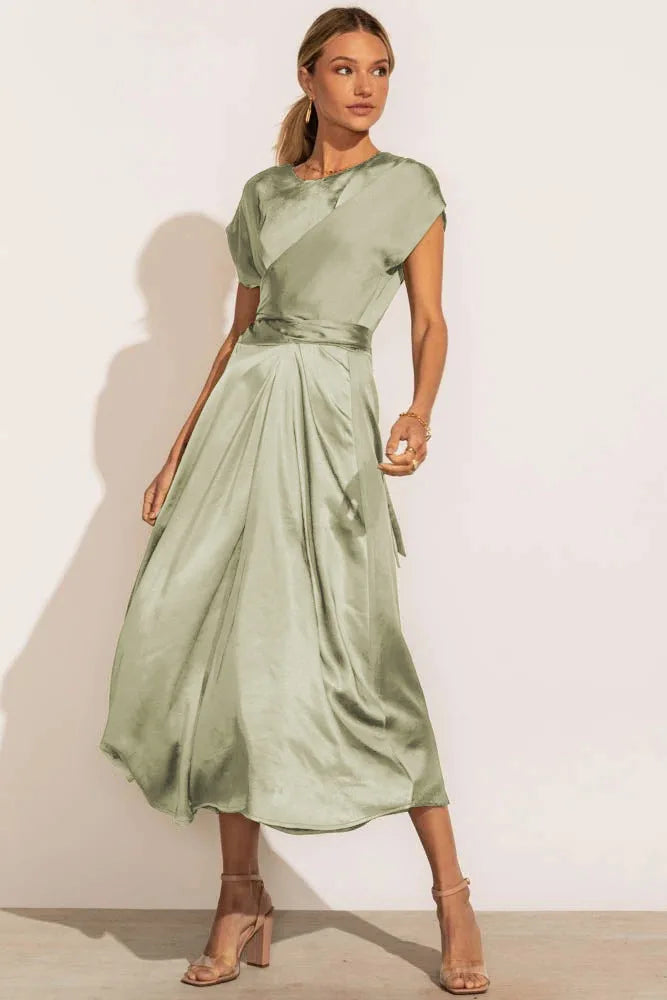 Hannah: Elegantes Abendkleid aus Satinseide
