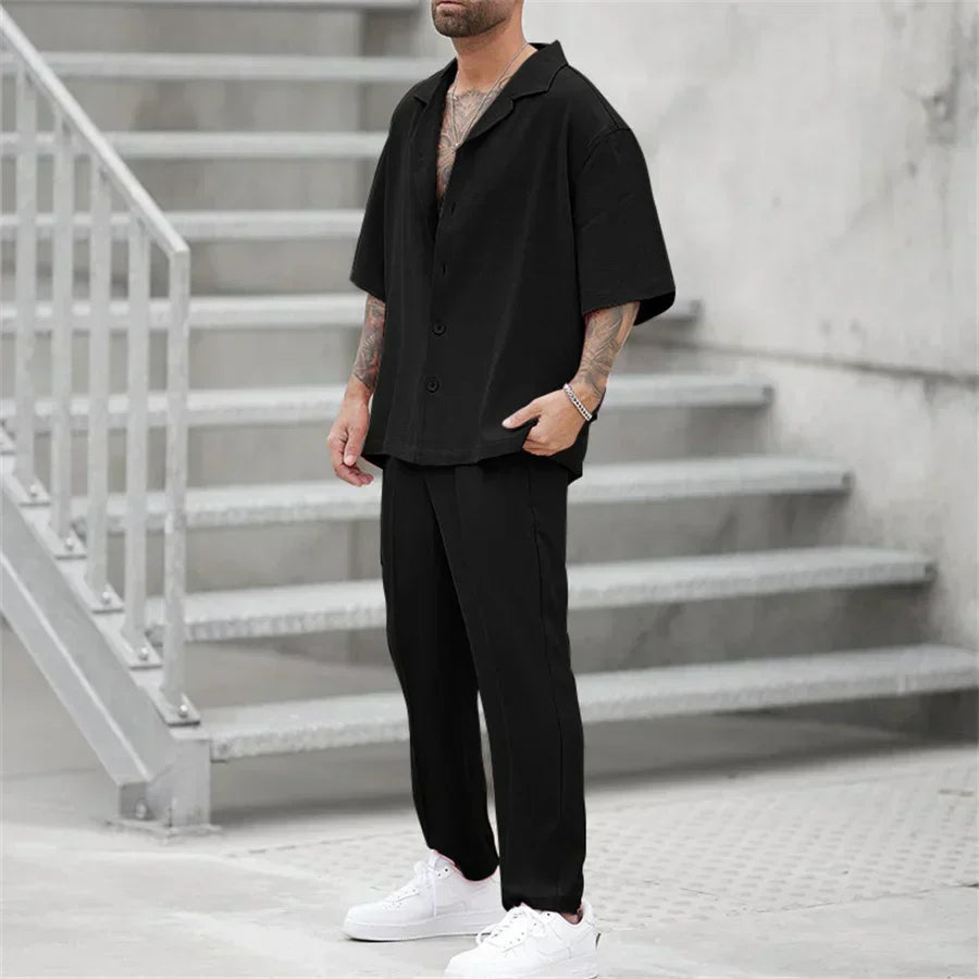 Leichtes und atmungsaktives Herren Sommer Outfit