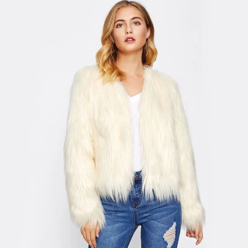 ModeGeist | Weicher Pelzmantel mit Charme