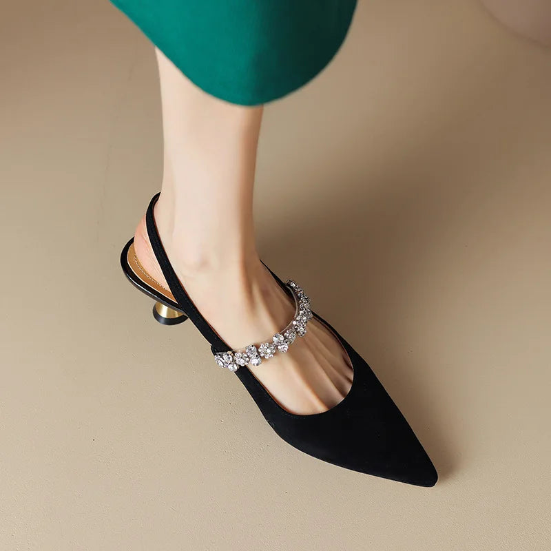 MODEGEIST Damen Slingback-Pumps Kristall-Riemen Spitze Zehe