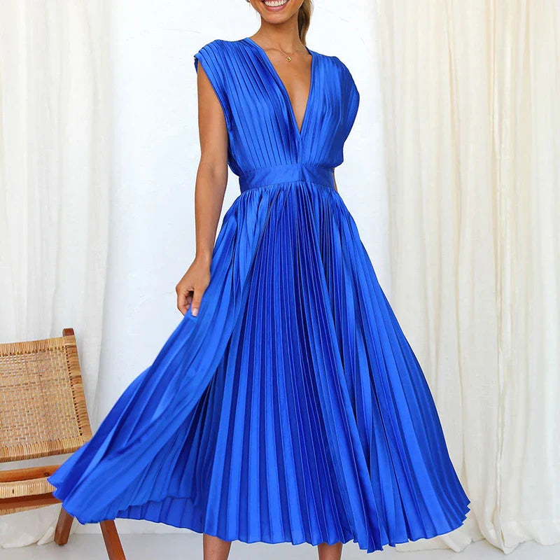 AROAs plissiertes Kleid mit Gürtel