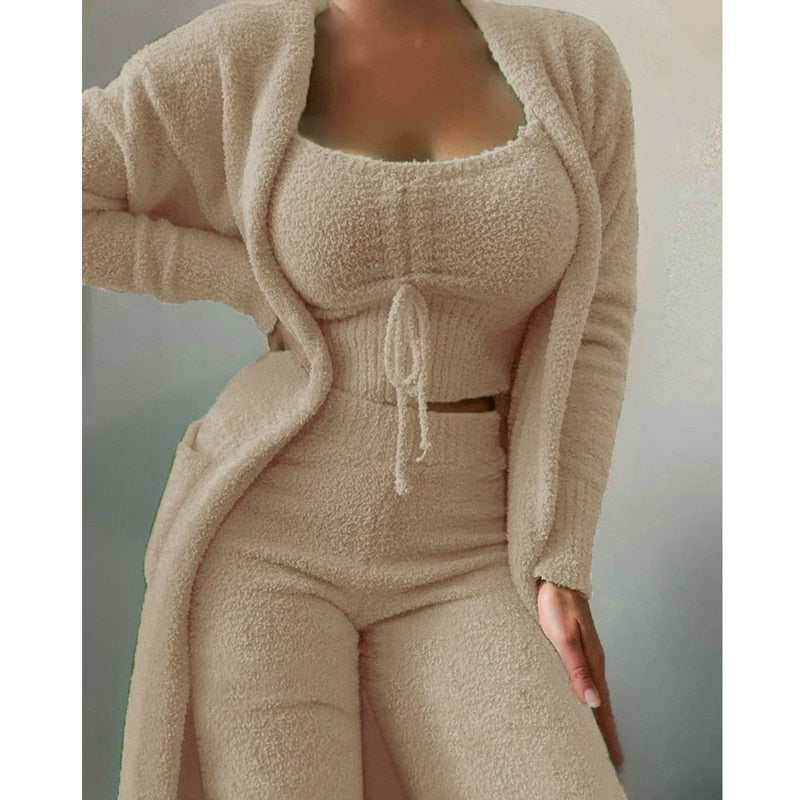 Edles Audrey™-Ensemble aus Samt und Seide