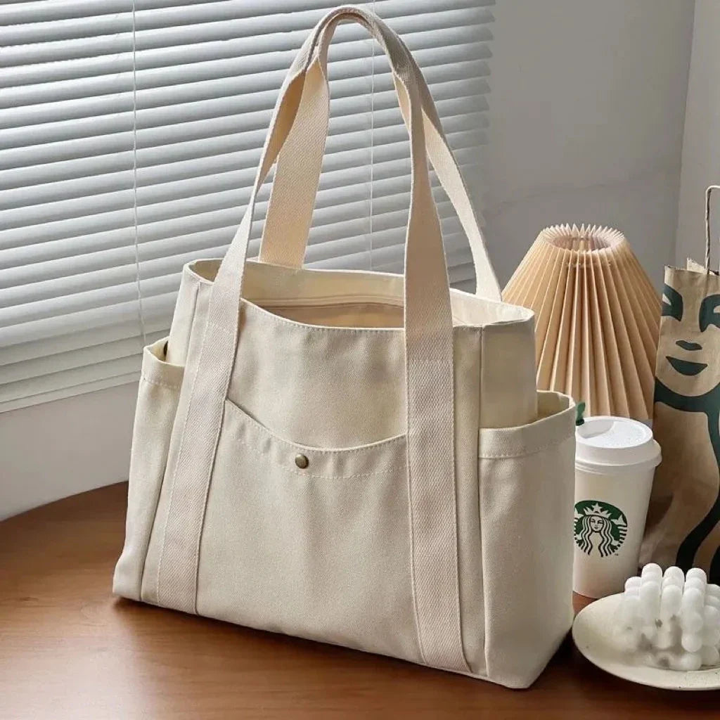 Geräumige Schultertasche aus Rimu