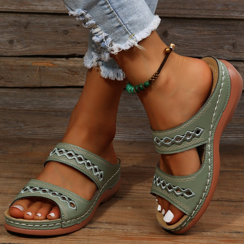 Damensandalen mit Chunky-Sohle und Kreuzriemen
