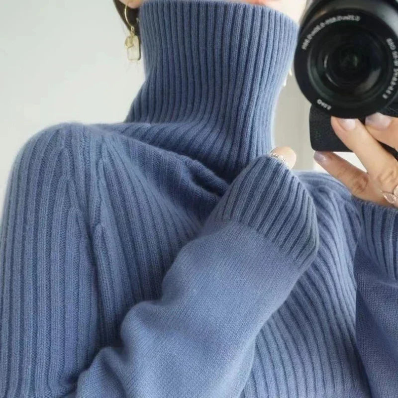 Frauen Rollkragenpullover mit gerippter Struktur