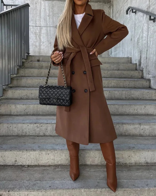 ModeGeist | Eleganter Gesteppter Wintermantel mit Gürtel