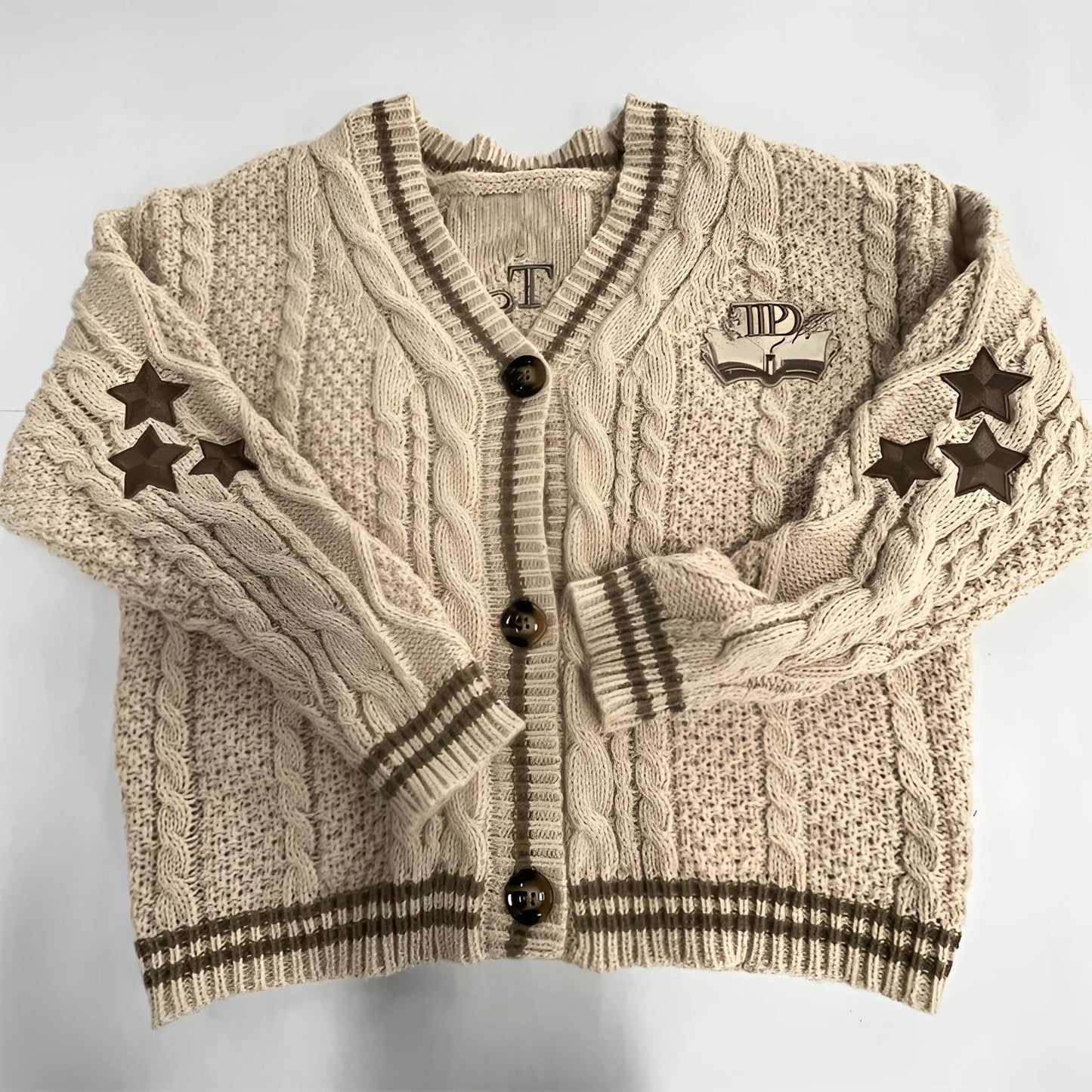 ModeGeist | Strickjacke mit Knopfleiste und Sternenmuster
