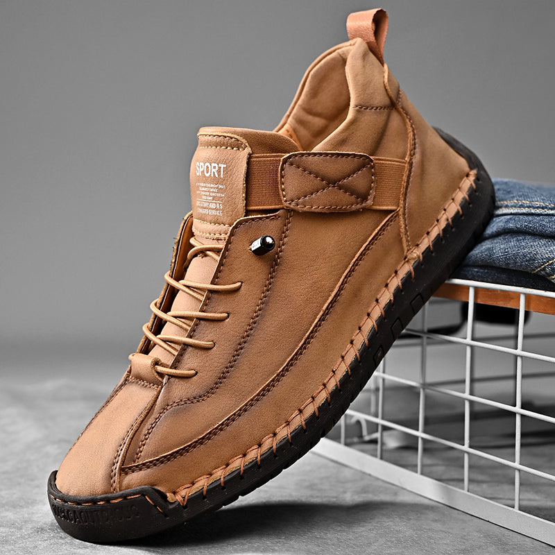 Handgefertigte Lederschuhe für Christen