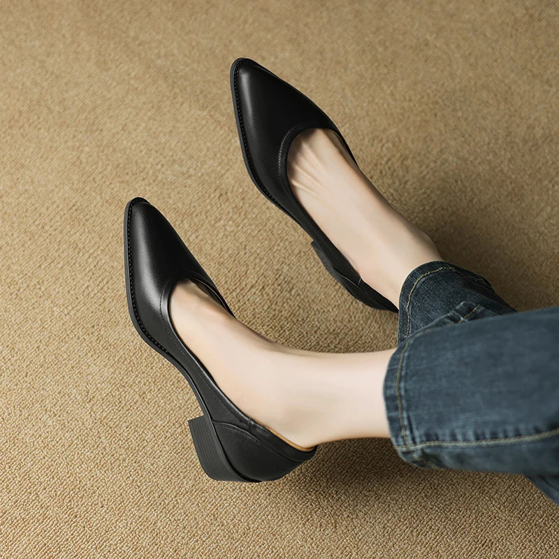 MODEGEIST Damen Pumps Spitzer Zeh Block-Absatz Mittelhoher Absatz