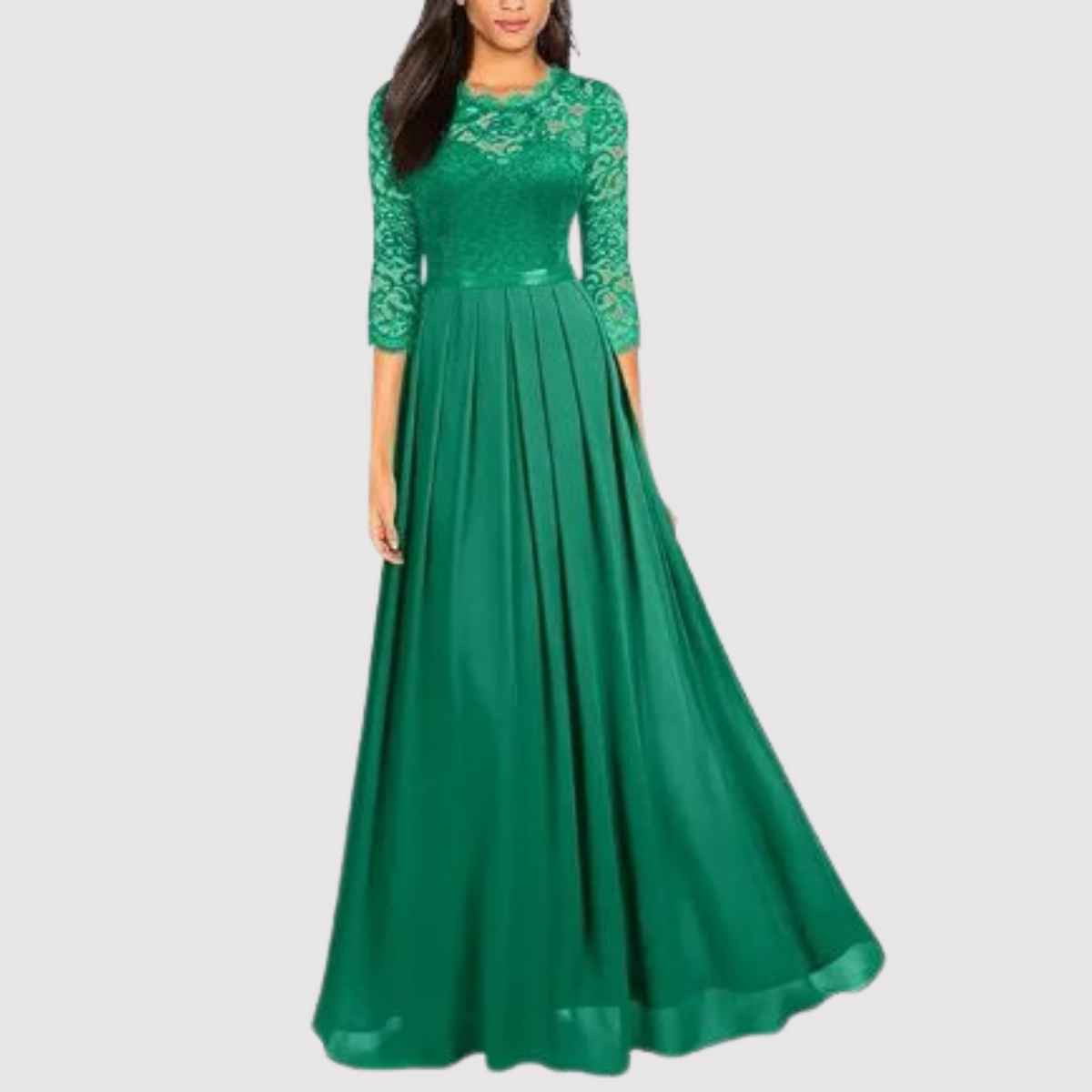 Alina:  Ein heißes Spitzen-Chiffonkleid